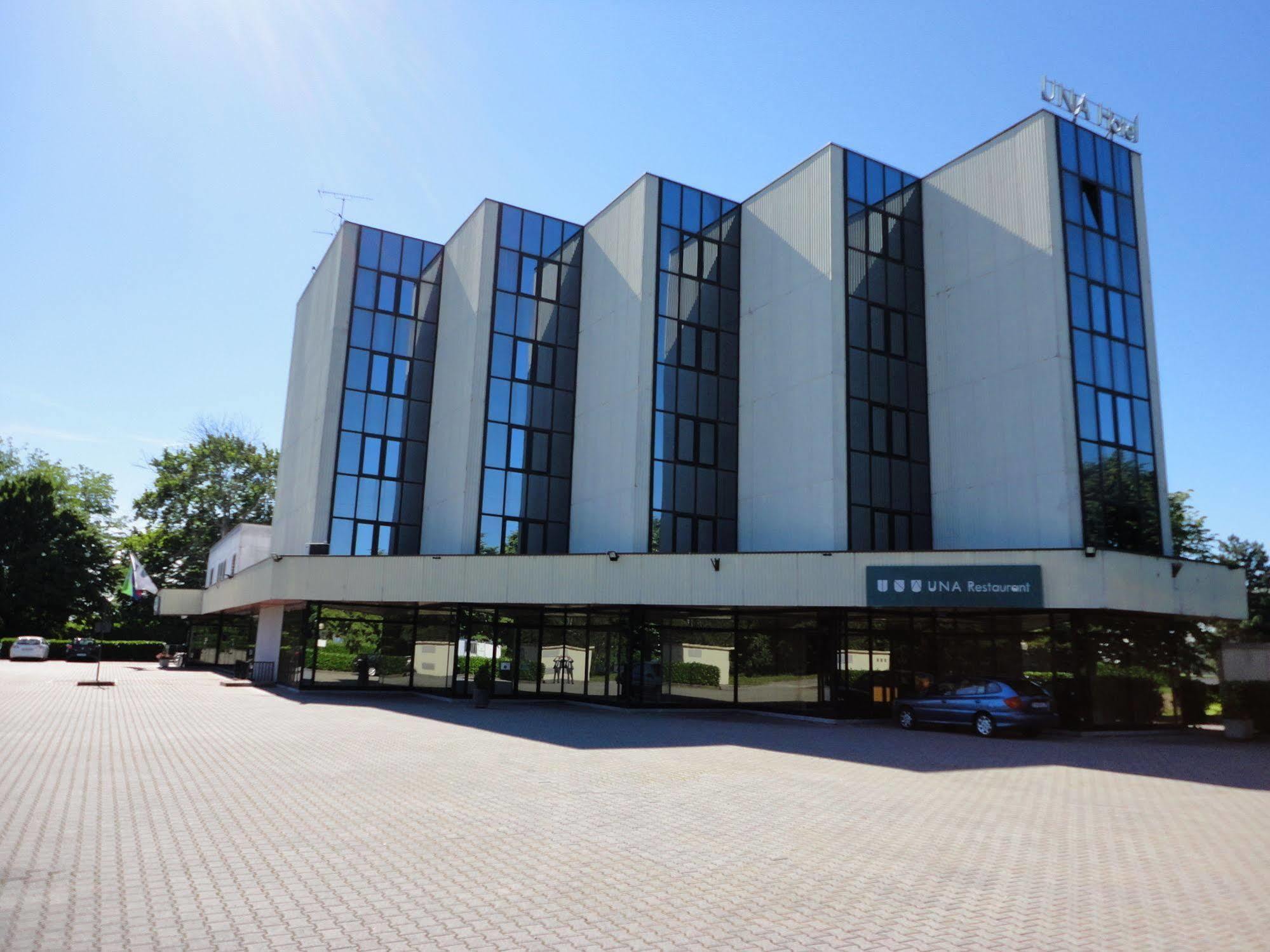 Una Hotel Lodi Luaran gambar