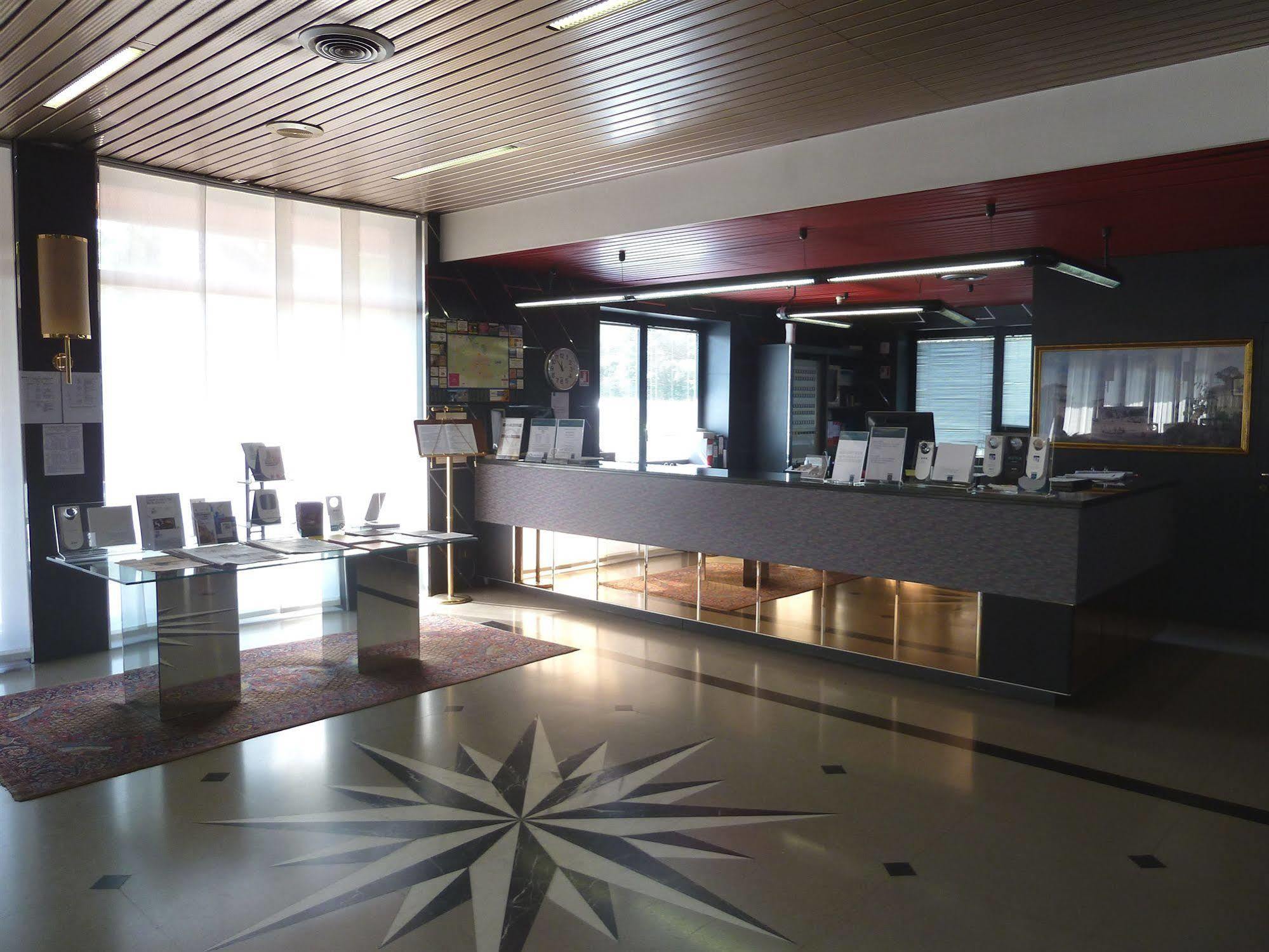 Una Hotel Lodi Luaran gambar