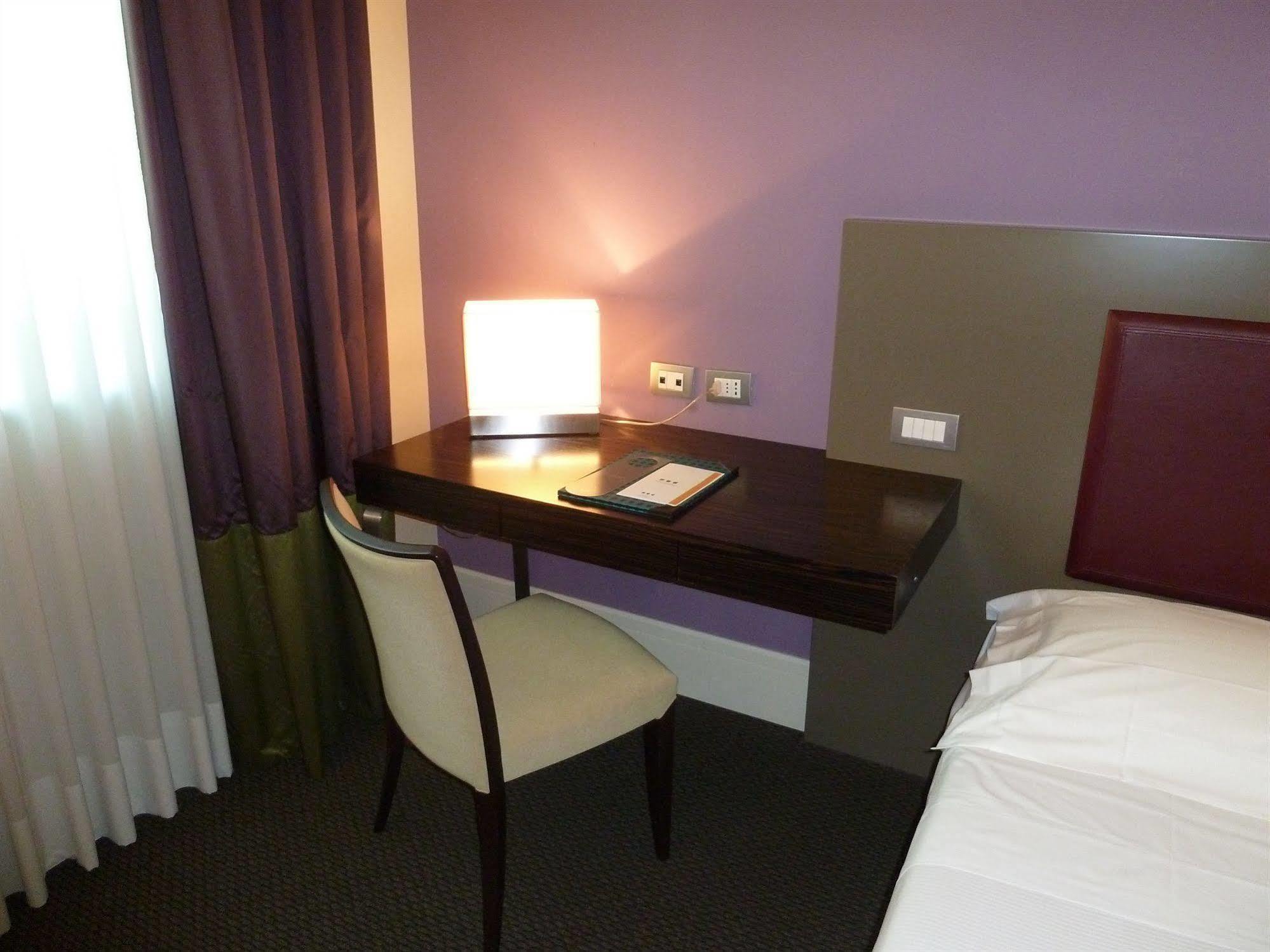 Una Hotel Lodi Luaran gambar